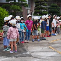 1・2年生あいさつ運動